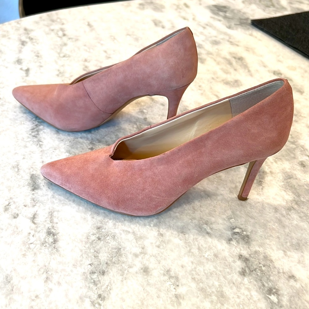 Gorgeous Vince Camuto Suede heels